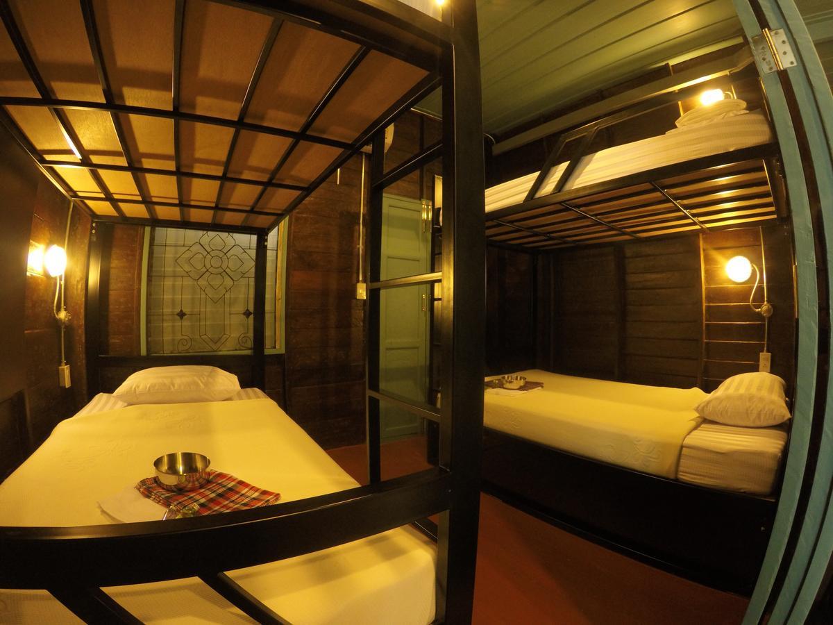 La Moon Hostel Bangkok Ngoại thất bức ảnh