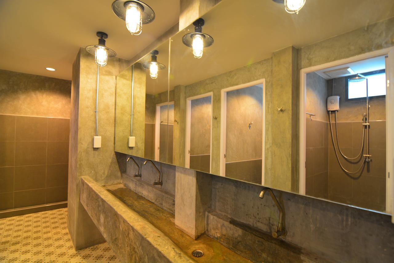 La Moon Hostel Bangkok Ngoại thất bức ảnh