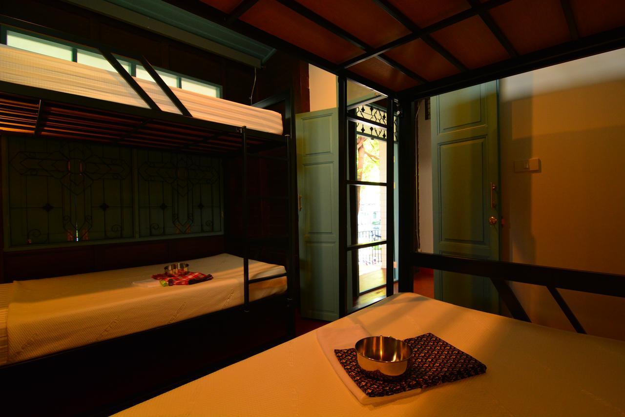 La Moon Hostel Bangkok Ngoại thất bức ảnh