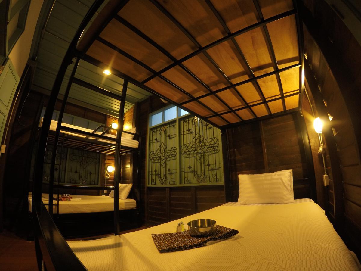 La Moon Hostel Bangkok Ngoại thất bức ảnh