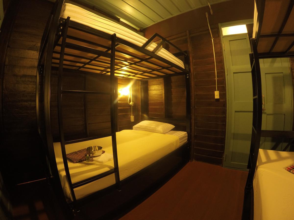 La Moon Hostel Bangkok Ngoại thất bức ảnh