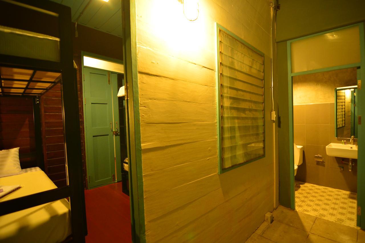 La Moon Hostel Bangkok Ngoại thất bức ảnh