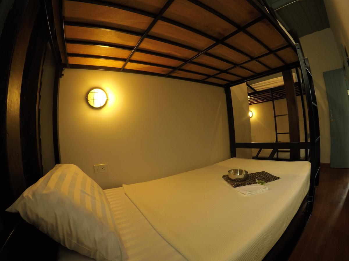 La Moon Hostel Bangkok Ngoại thất bức ảnh