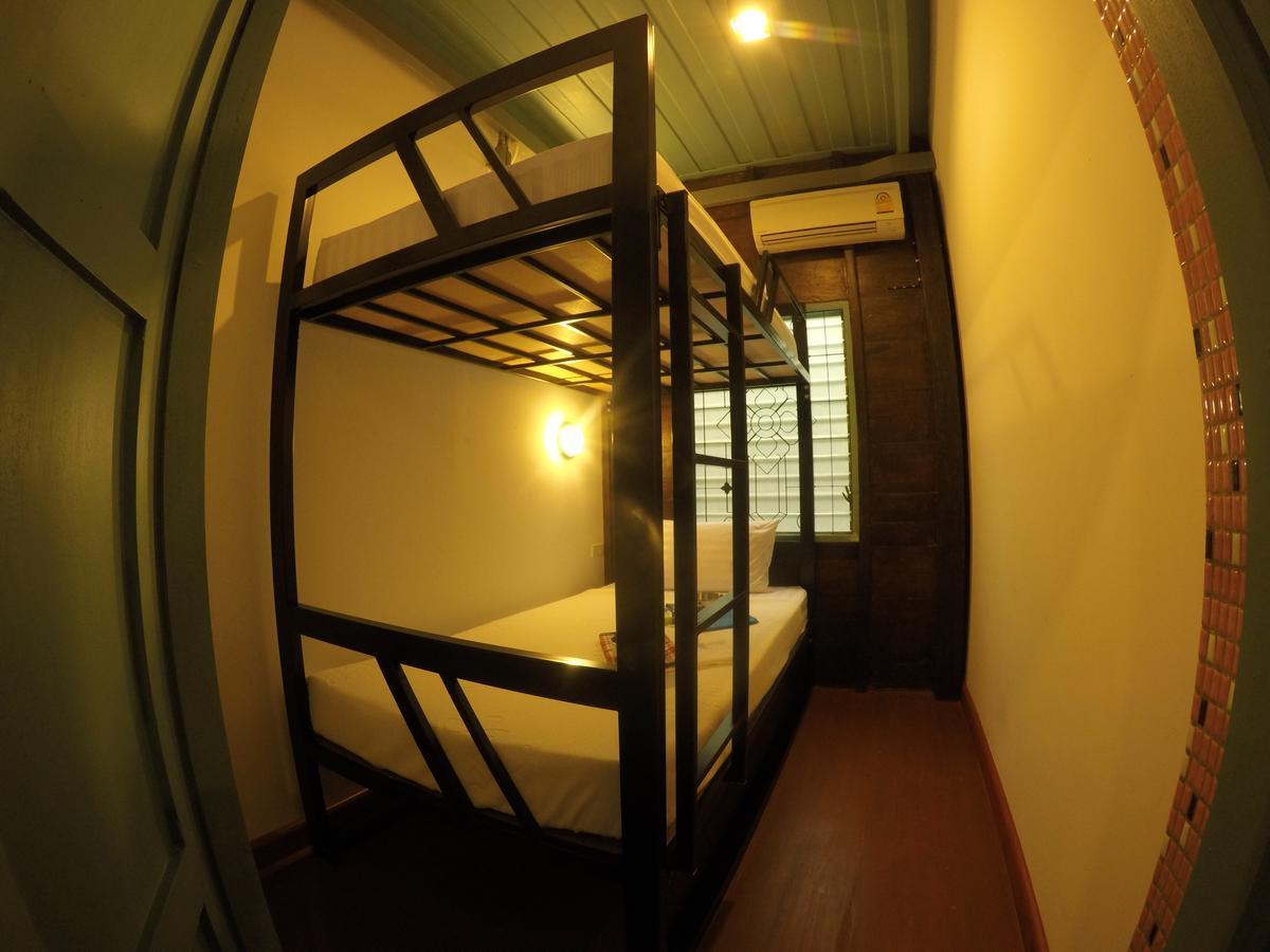 La Moon Hostel Bangkok Ngoại thất bức ảnh